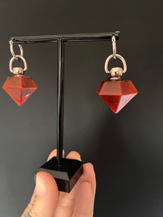 Pendientes rojos artesanales “lágrimas de brujas”