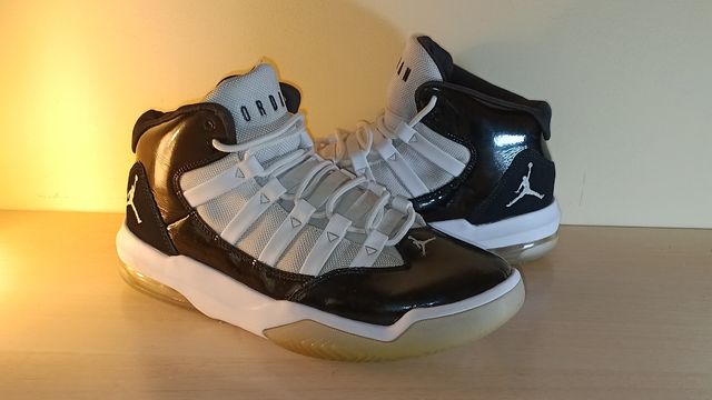 Sneakers Jordan Max Aura - Negro/Blanco