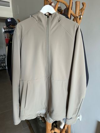 Chaqueta Lululemon Cross Chill Beige
