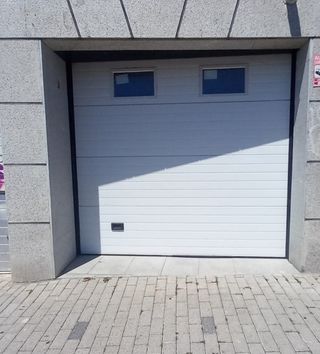 PUERTA PARA GARAJE 