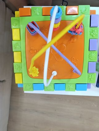 Juguete bebé - cubo actividades