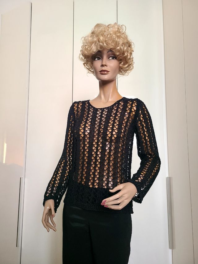 Maglia smanicata nera estiva