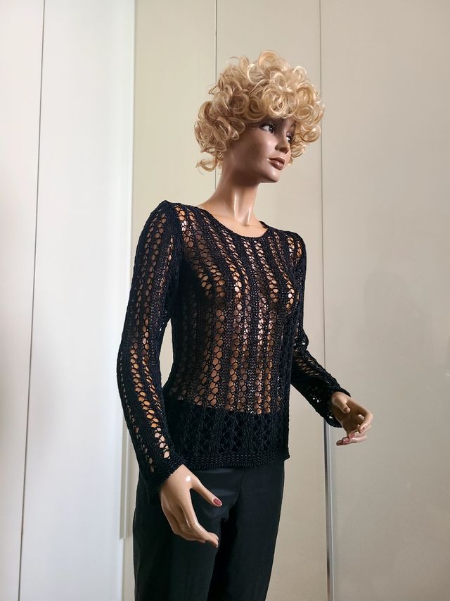 Maglia smanicata nera estiva