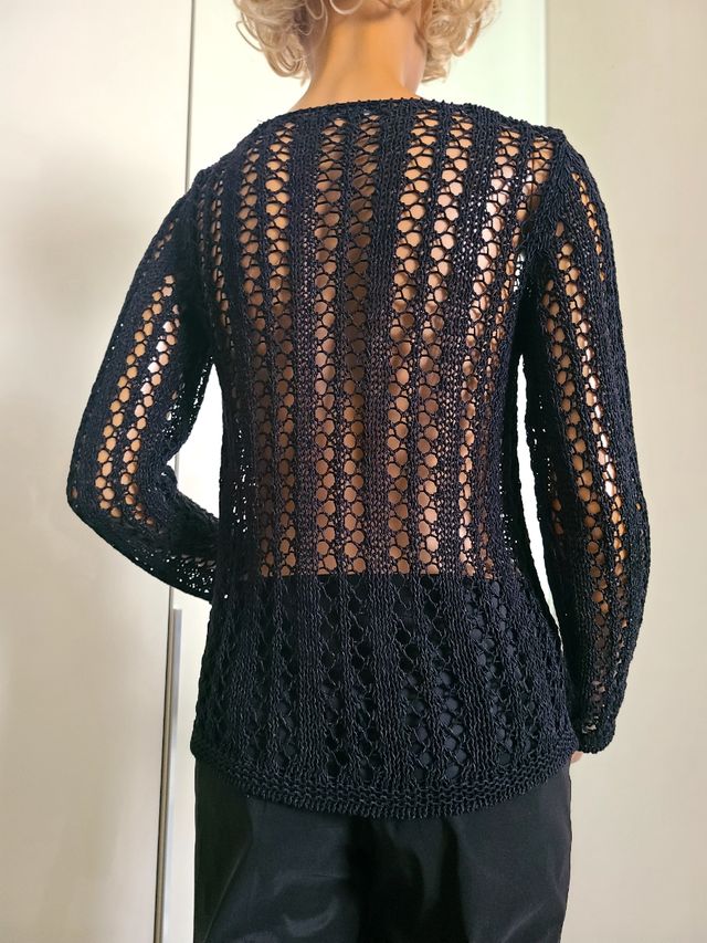 Maglia smanicata nera estiva