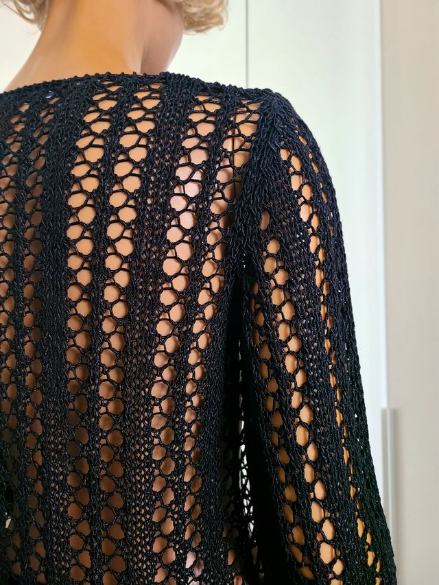 Maglia smanicata nera estiva