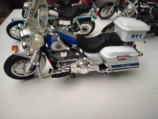 5 Motos Harley Davidson 1/18 Maisto