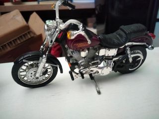 5 Motos Harley Davidson 1/18 Maisto