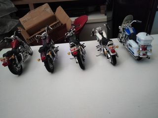 5 Motos Harley Davidson 1/18 Maisto