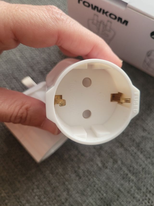 Adaptador Enchufe UK-Europeo