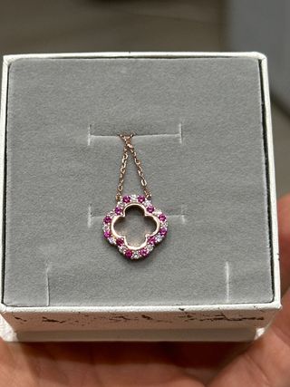 Collana quadrifoglio  in moissanite bianca e rossa