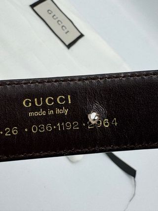 Cinturón Gucci Negro con Hebilla Dorada