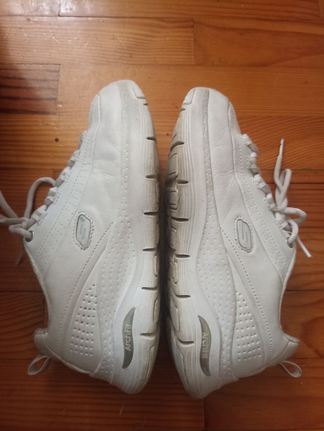 Zapatillas Skechers blancas Arch Fit