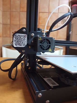 Impresora 3D Ender 3 - Blanca y Negra