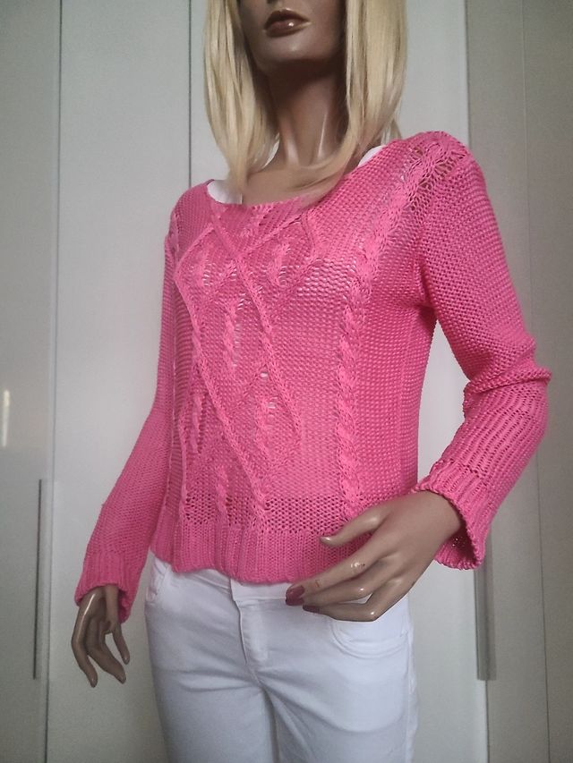 Maglioncino rosa lavorato a maglia