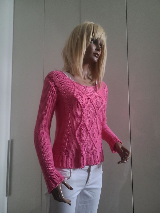 Maglioncino rosa lavorato a maglia