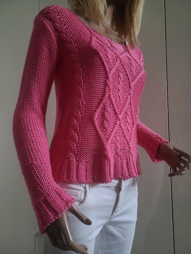 Maglioncino rosa lavorato a maglia