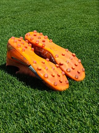Chuteiras Puma - Laranja - Usadas