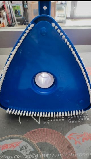 Spazzola piscina triangolare