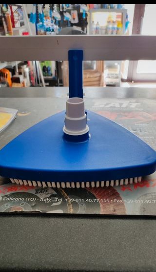 Spazzola piscina triangolare