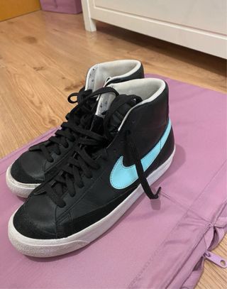 Nike Blazer Mid '77 - Negras/Celestes