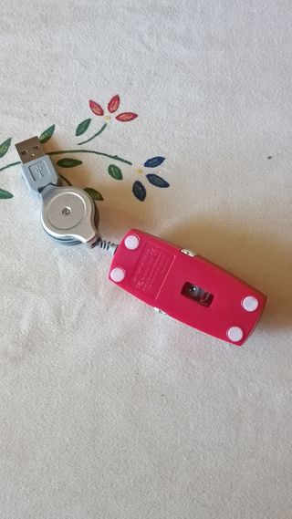 Ratón óptico USB rojo