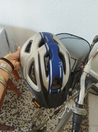 Bicicleta Boomerang casco y sillín 