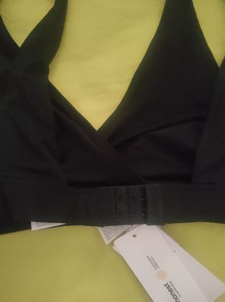 Sujetador negro triangular