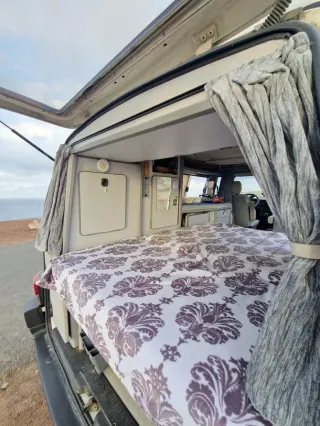 🚐 Volkswagen Camper Carthago 2.4D–Techo Elevable