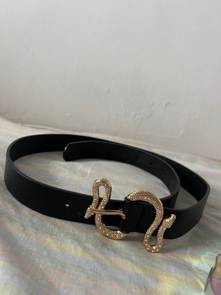 Cinturon negro con Serpiente Dorado