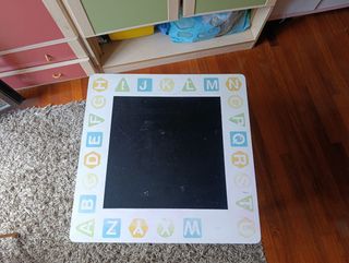 Mesa pizarra niños usada