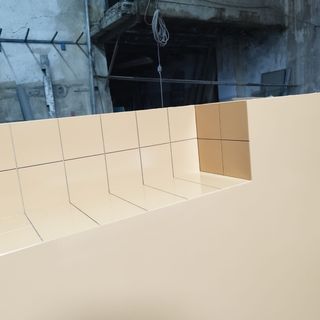 Barra bar de madera y metal de 8 metros 