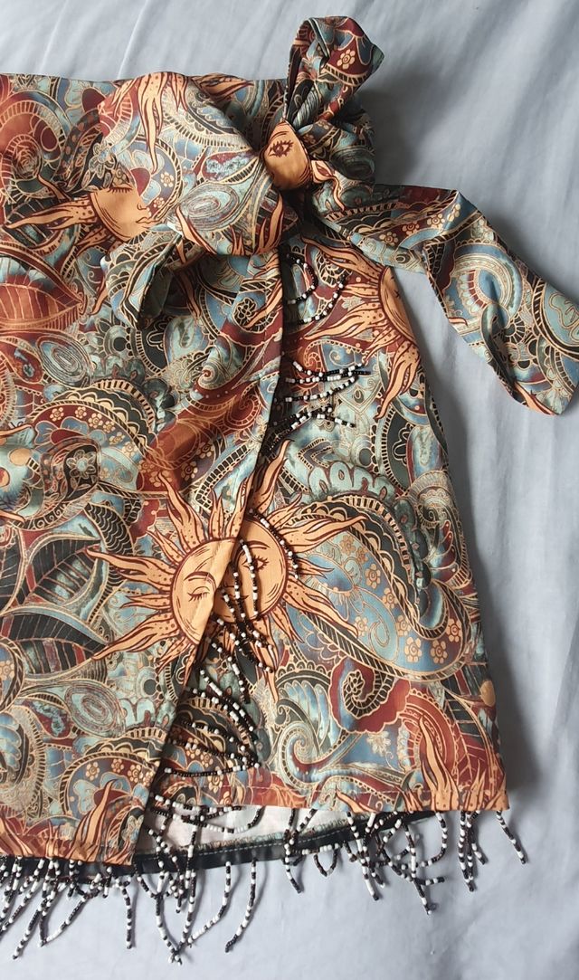 Falda boho chic con lazada y abalorios