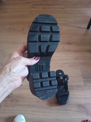 Sandalias mujer negras Mustang