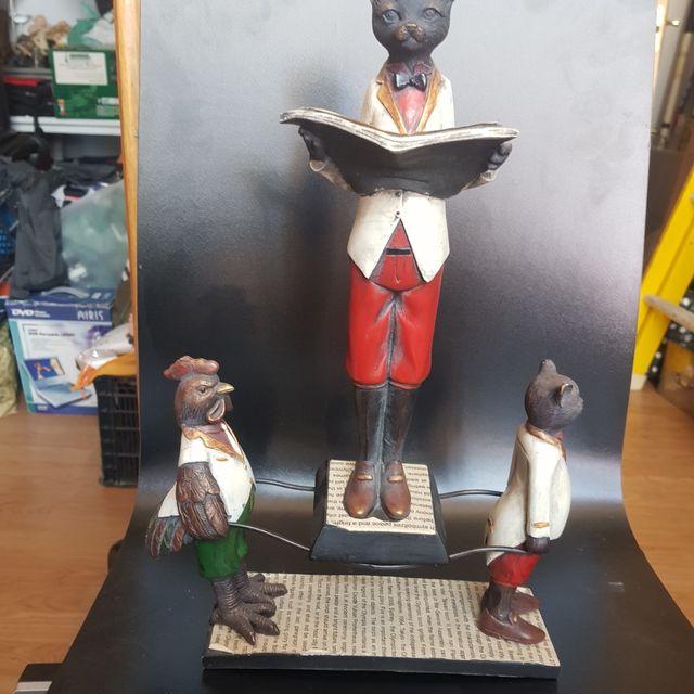 Gatto, gallo, figure decorative