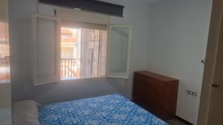 Se alquila habitacion