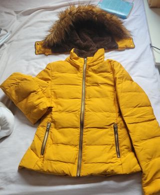 Chaqueta Zara amarilla invierno
