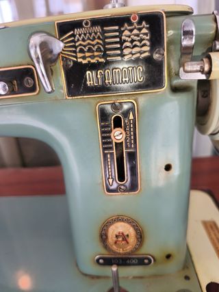Máquina coser AlfaMatic antigua