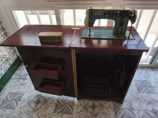 Máquina coser AlfaMatic antigua