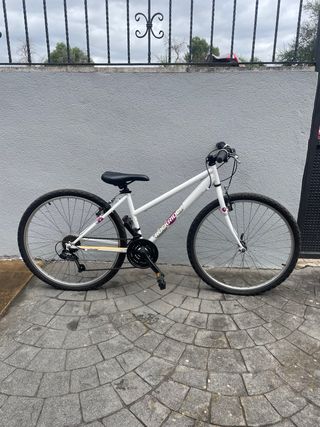 Bicicleta montaña blanca niña