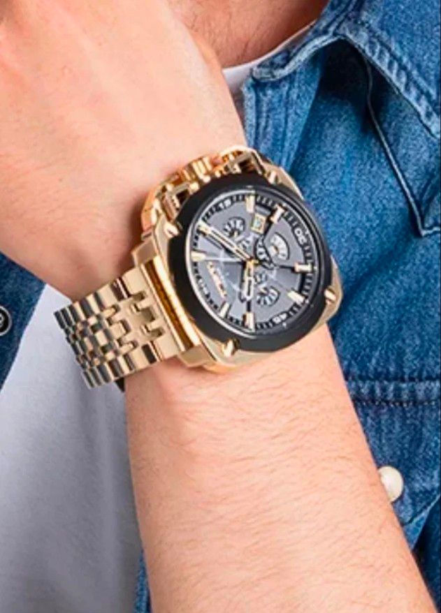 Reloj DIESEL dorado - nuevo