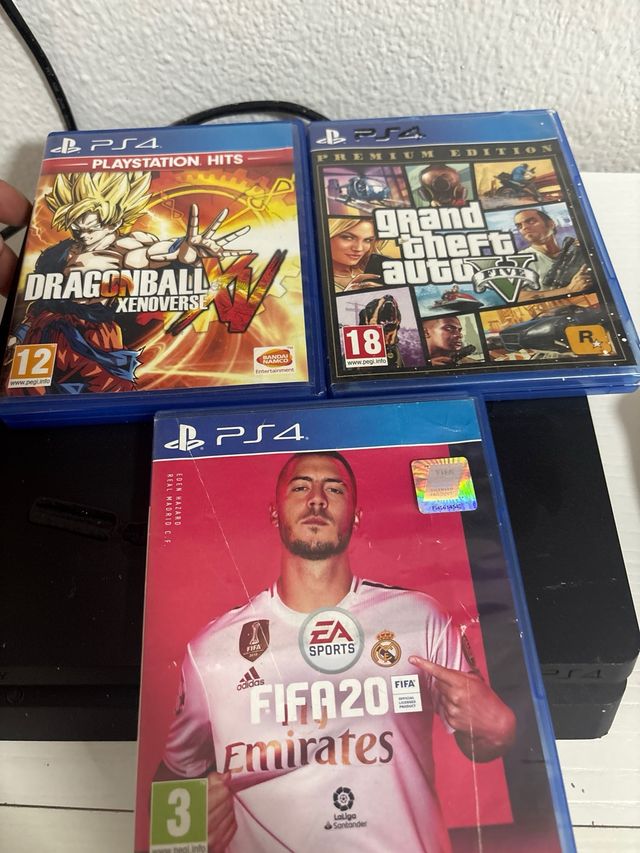 PS4 (PlayStation 4) negra impecable