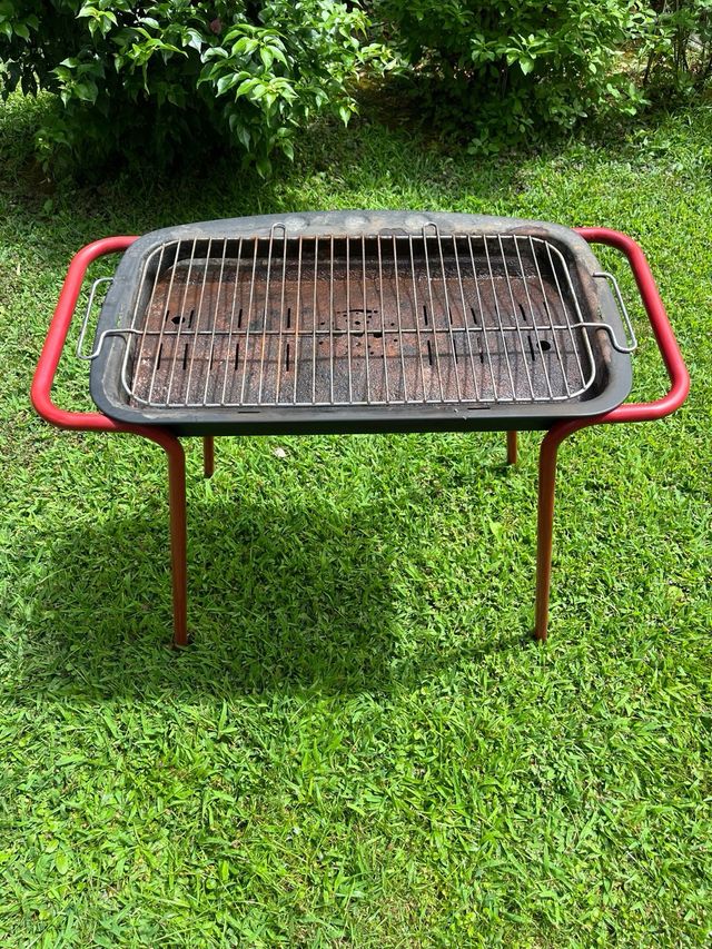 Barbecue portatile rosso