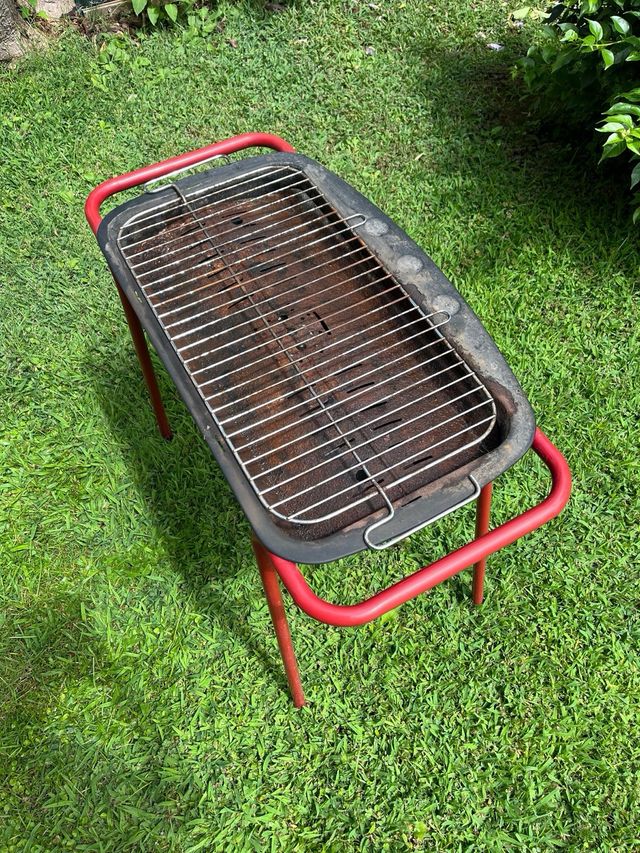 Barbecue portatile rosso