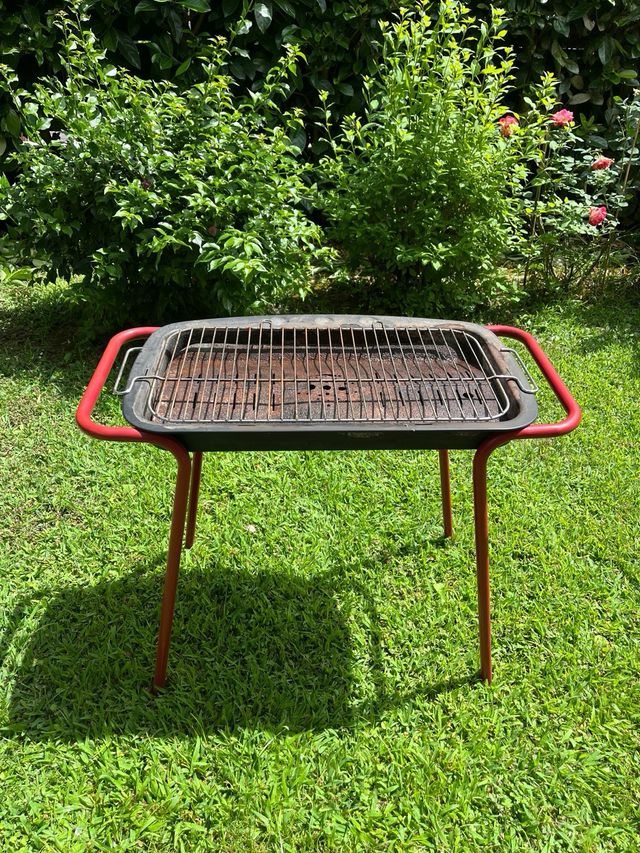 Barbecue portatile rosso