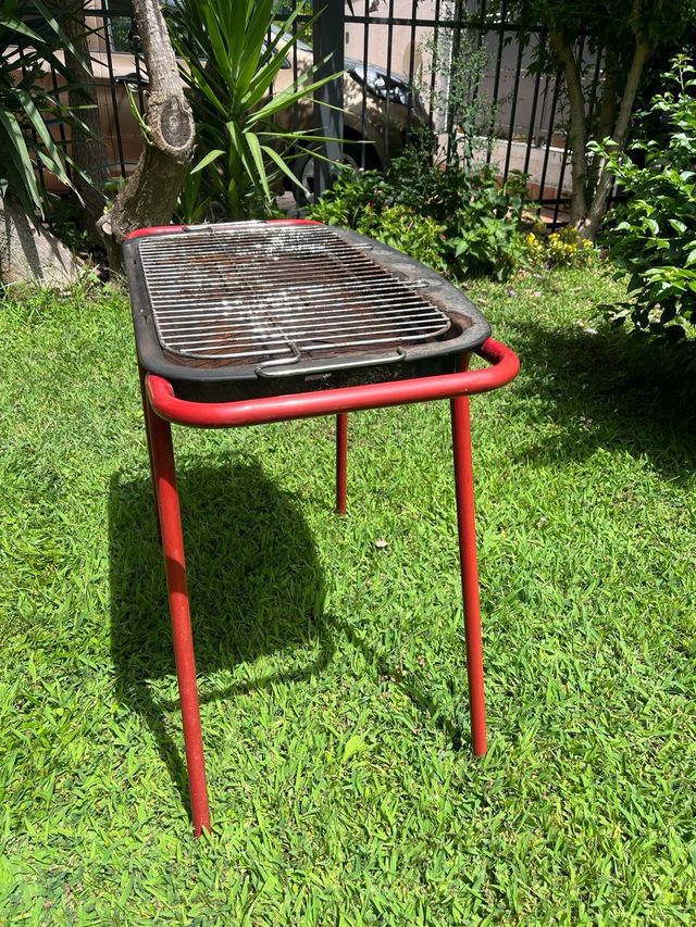 Barbecue portatile rosso