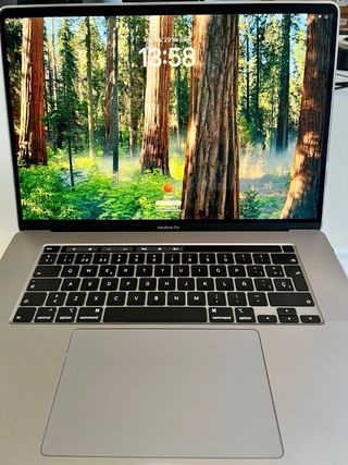 Portátil MacBook Pro 16" i7 2019 Gris como nuevo