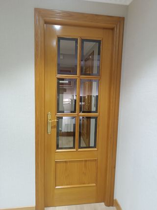 Puertas madera maciza