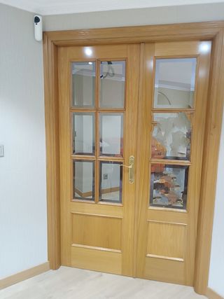 Puertas madera maciza