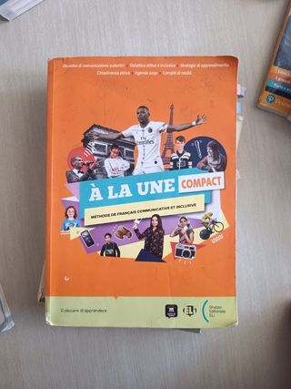 À LA UNE COMPACT, méthode fe francaus communicativ