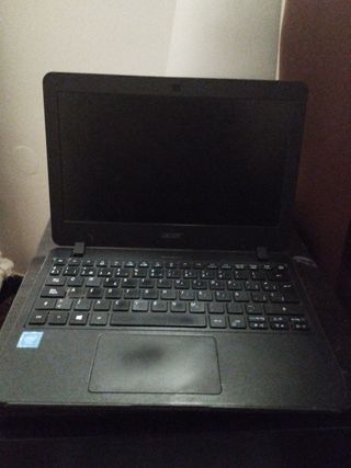 Portátil Acer negro
